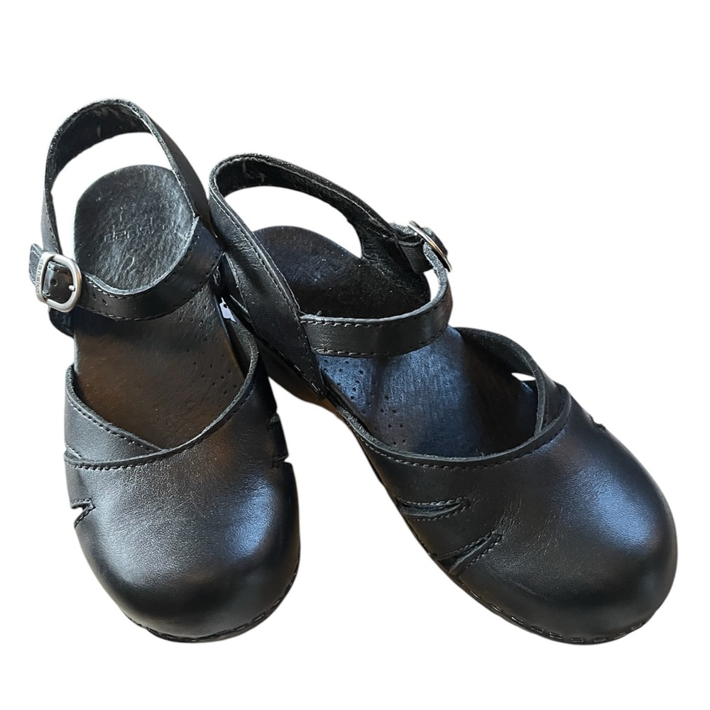 Dansko. Woman’s SZ 6 1/2-7 European 37 Professional MARY JANE matte black